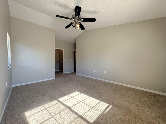 Building Photo - 6829 Meadow Creek Dr