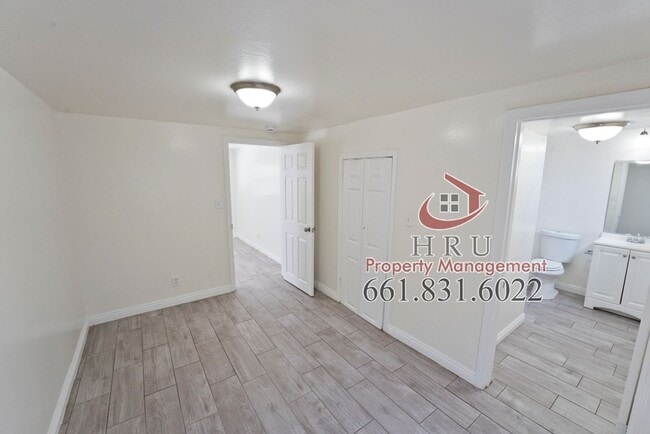 Building Photo - 318 Highland Dr