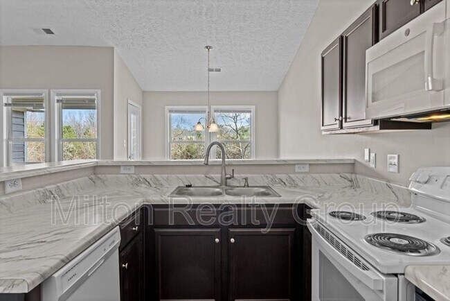 Building Photo - 6748 Willowbrook Dr