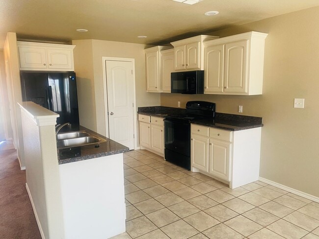 Building Photo - 4 bedroom 2 bath 2 car garage - Frenship ISD
