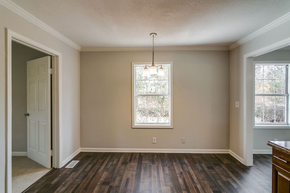 Building Photo - 713 Ridgecrest Dr