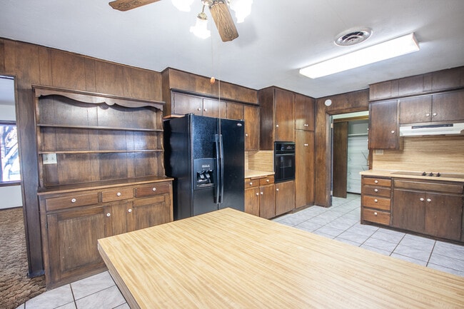 Building Photo - 1321 Piedmont Dr