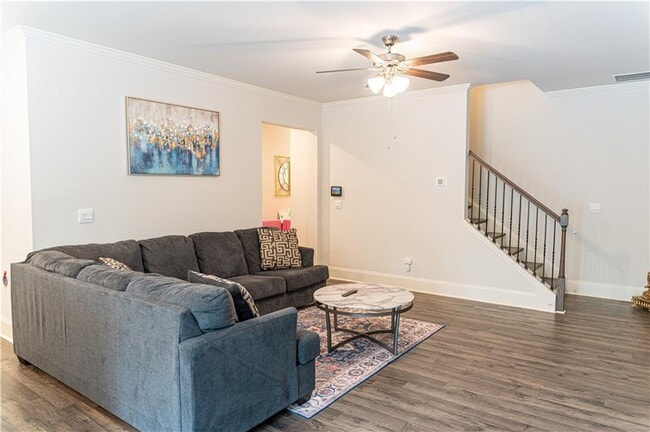 Building Photo - 510 Scenic Pass