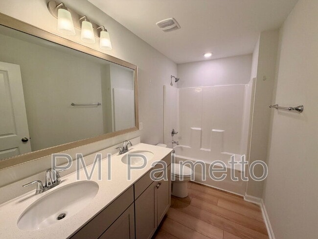 Building Photo - 456 Durwin Wy