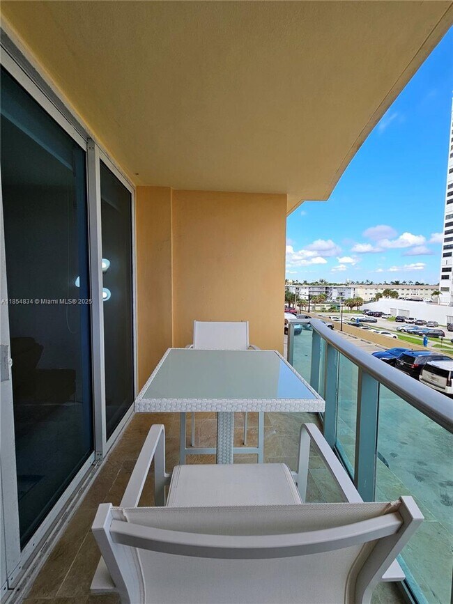 Building Photo - 2501 S Ocean Dr