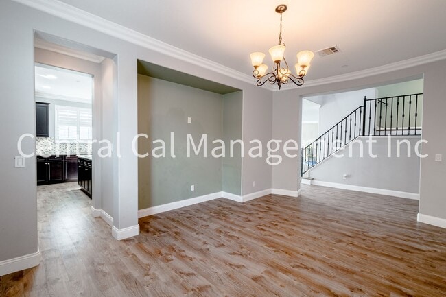 Building Photo - 5 Bedroom/3 Bath Home with Paid Solar System - $3095 Per month!