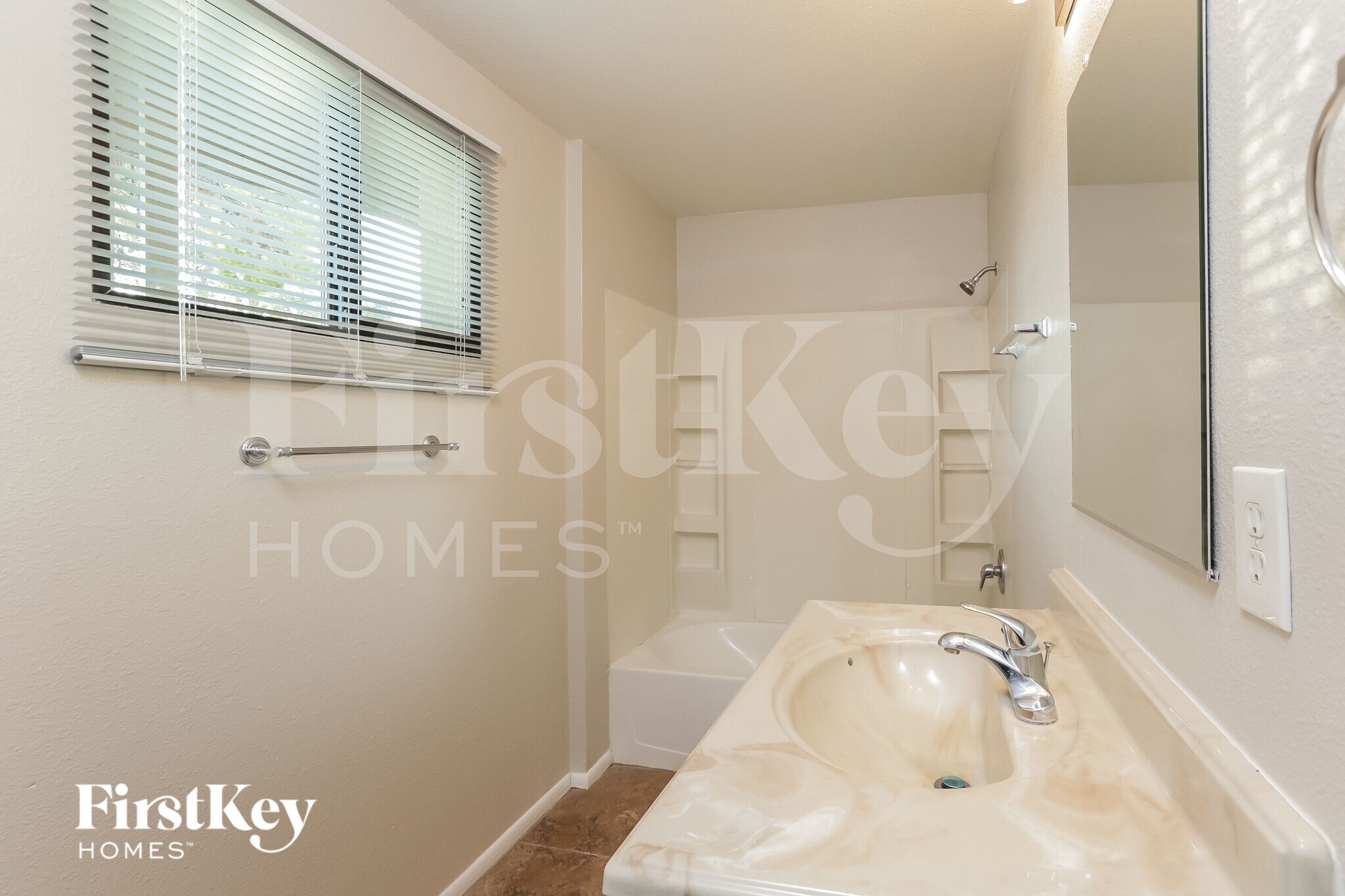 Building Photo - 4501 S Forest Ave