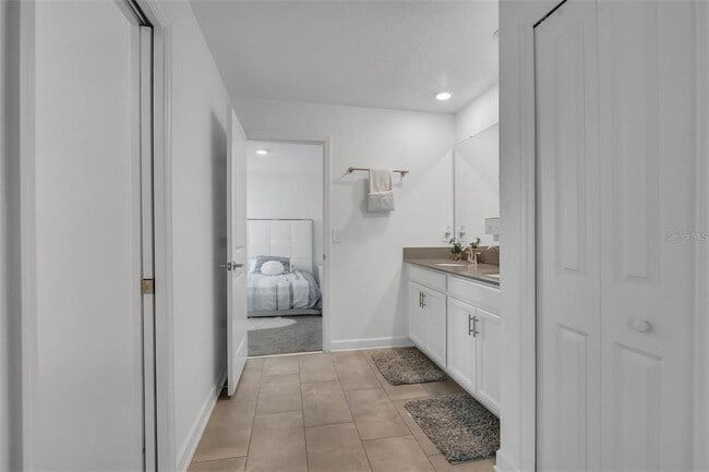 Building Photo - 9084 Sommerset Hills Dr