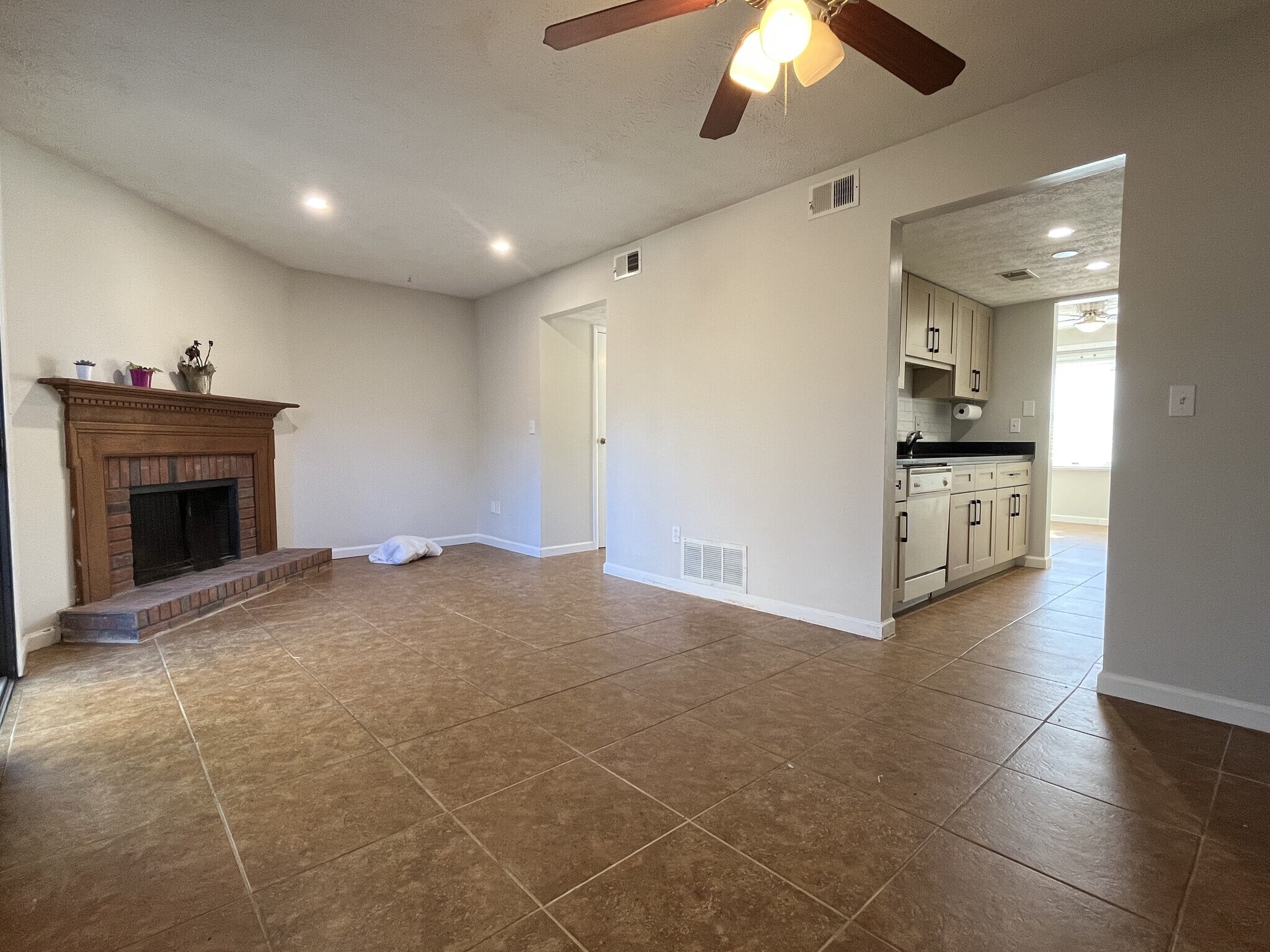 Building Photo - 3749 Meadow Rue Ln