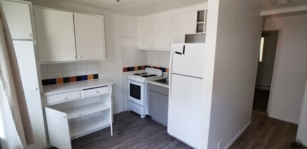 Building Photo - 9832-9813 13th Ave SW