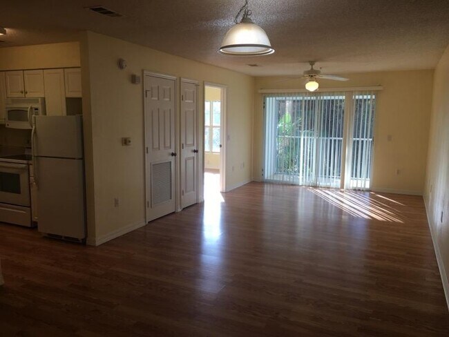 Building Photo - 4270 Calinda Ln