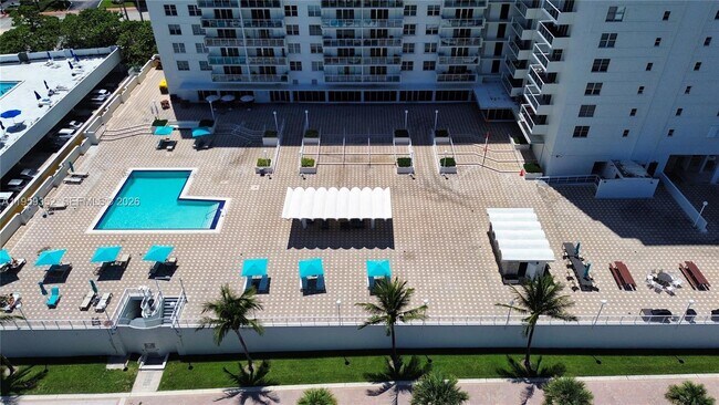 Building Photo - 5701 Collins Ave