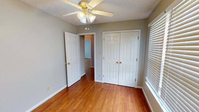 Building Photo - 40 Overlook Rd
