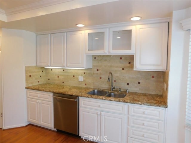 Building Photo - 7 Lakeview