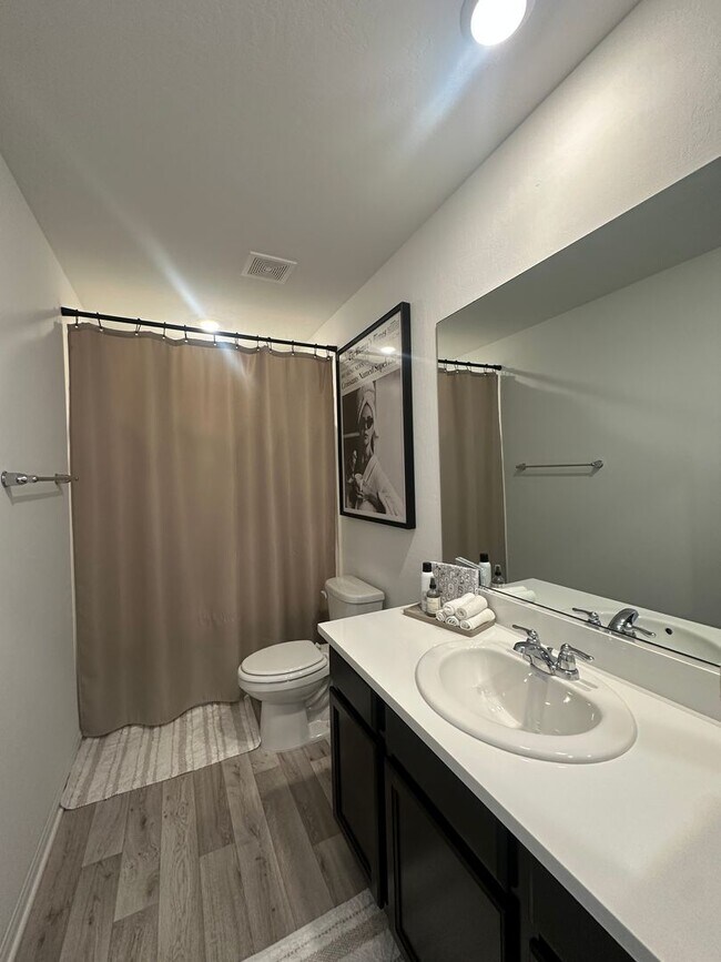 Building Photo - Beautiful Las Vegas Home!