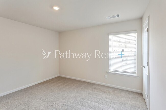 Building Photo - 608 Mackenzie Cv