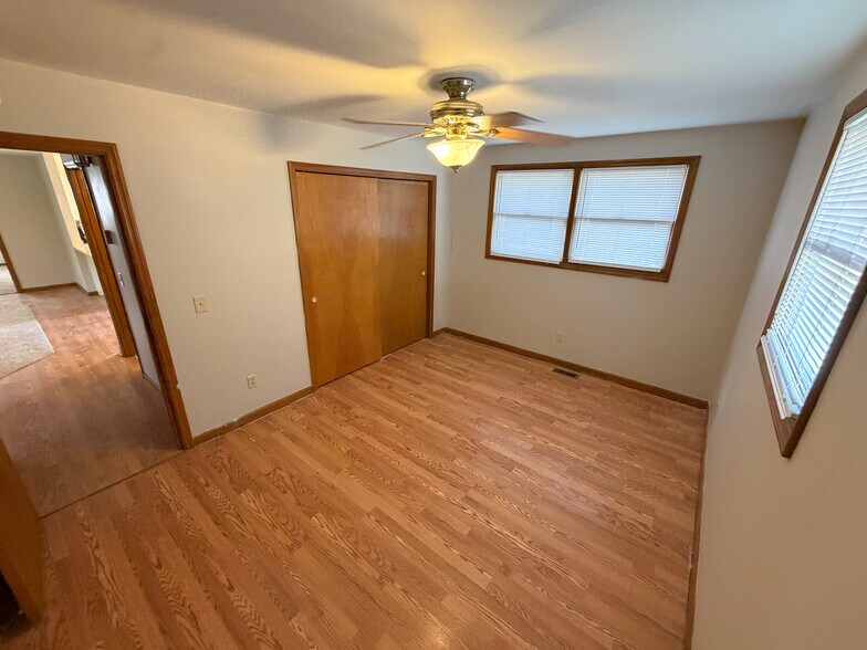 Building Photo - 812 Free Silver Rd