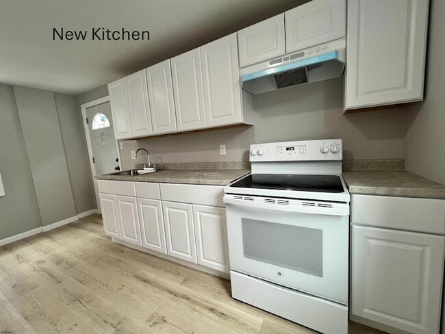 Building Photo - 21 S Spray Ave