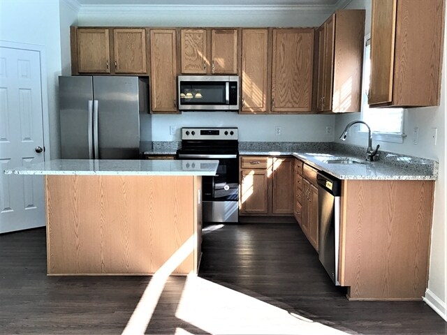 Building Photo - 145 Plott Hound Dr
