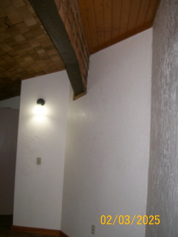 Building Photo - 528 N M St