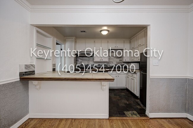 Building Photo - Move-In Special *1/2 Your First Month's Rent* Wonderful 3BD/2BD Home minutes away from Quail Spri...