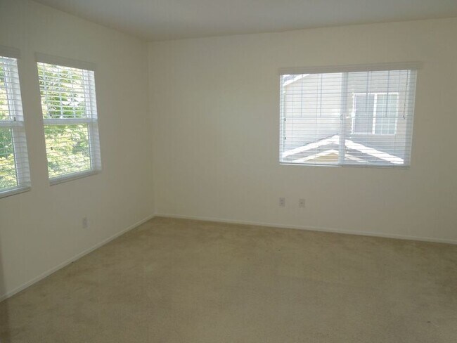 Building Photo - 39288 Half Moon Cir