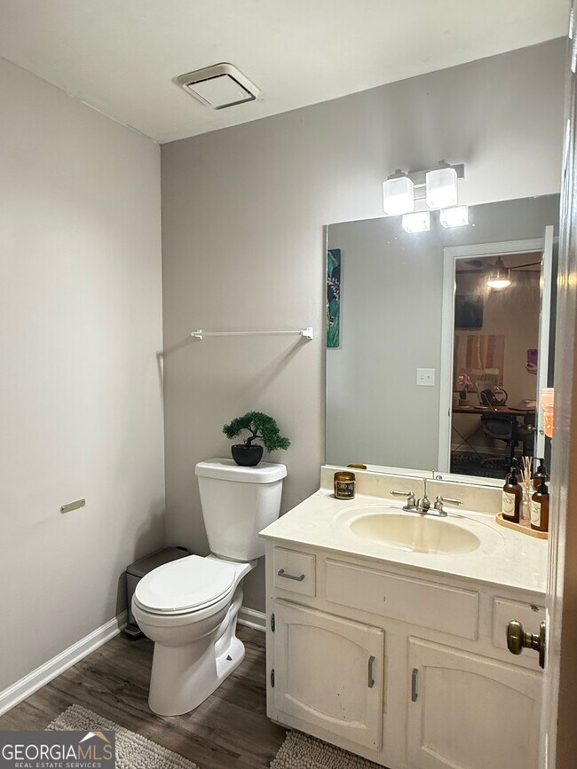 Building Photo - 5045 Laurel Springs Way SE