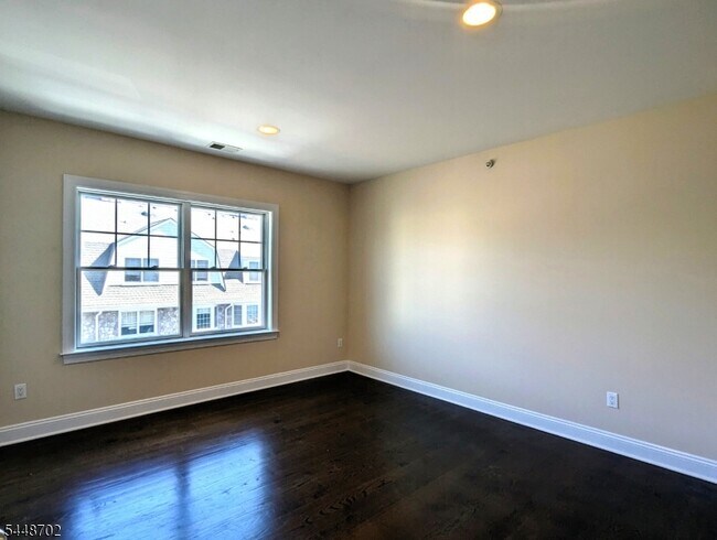 Building Photo - 5 A Foley Pl
