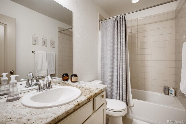 Building Photo - Gorgeous Townhouse in Breathtaking Solterr...