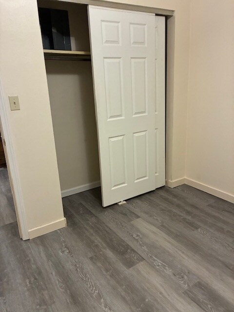 Building Photo - 1050 Plaza Ct N