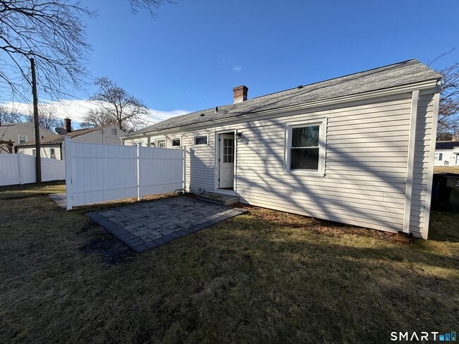 Building Photo - 38 Elmhurst Cir