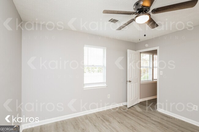 Building Photo - 105 Deer Pkwy