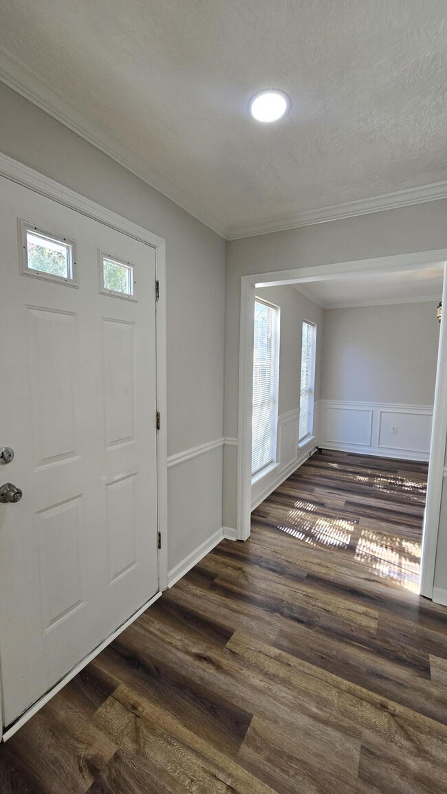 Building Photo - 123 Moss Creek Dr