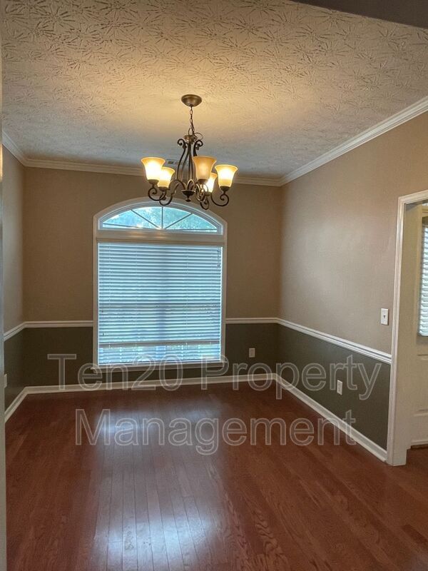 Building Photo - 7974 N Ivy Park Dr