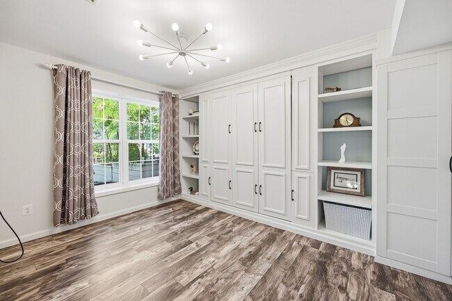 Building Photo - Spacious Home in a Great Leesburg Location