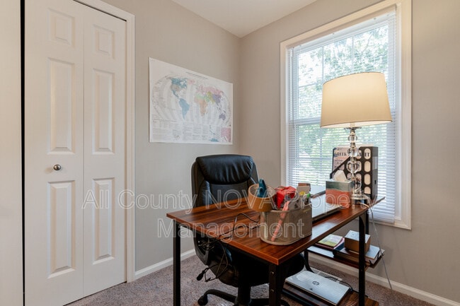 Building Photo - 12112 Amblewood Dr