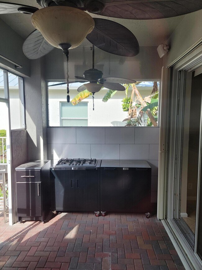 Building Photo - 9335 Plantation Estates Dr