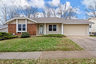 Building Photo - 215 Shadyoak Dr