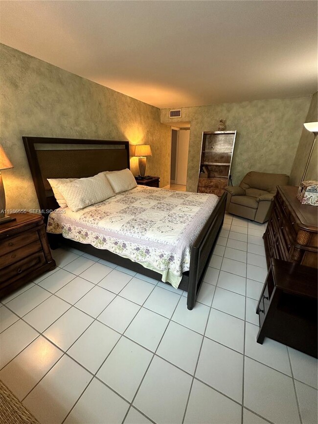 Building Photo - 3540 S Ocean Blvd