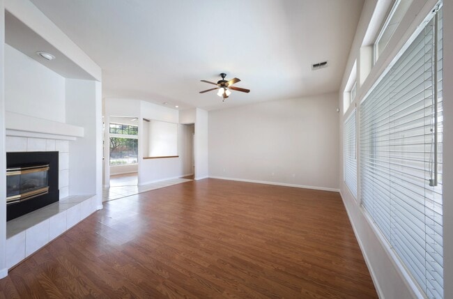 Building Photo - 4709 Laurel Springs Dr