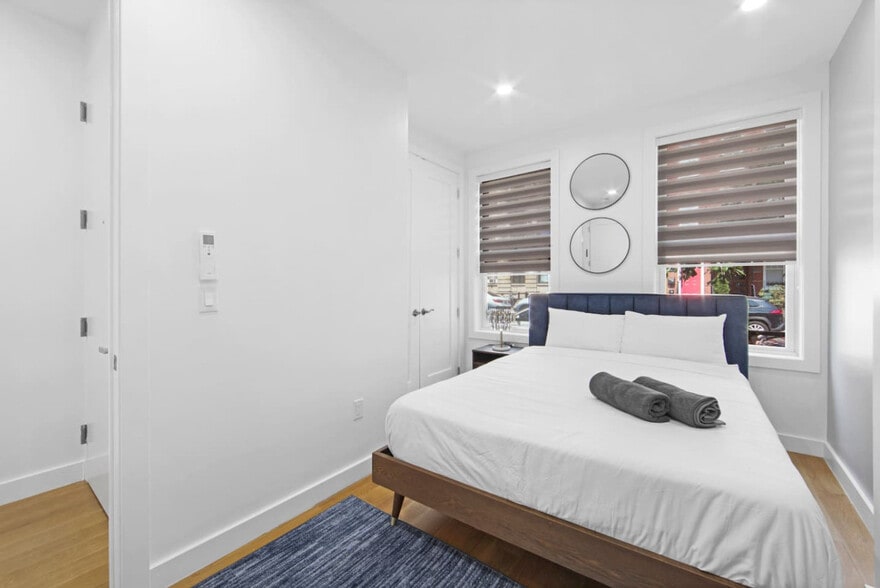 Building Photo - 564 W 182nd St