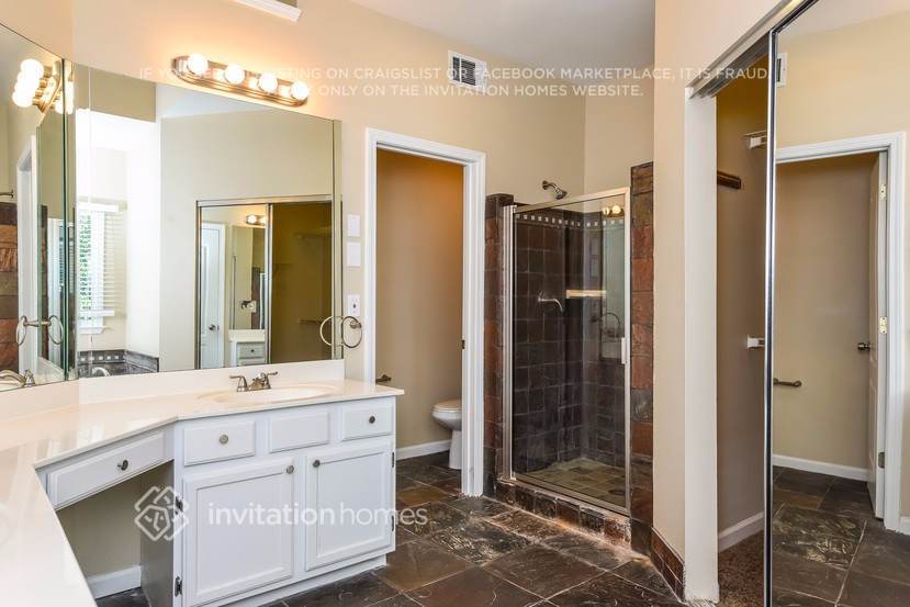 Building Photo - 135 Springlaurel Ct