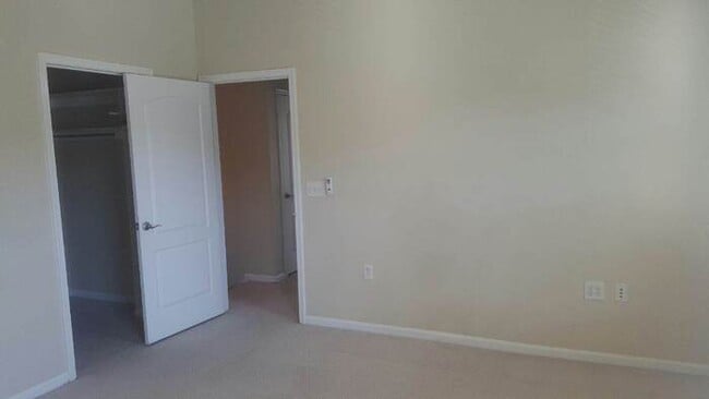 Building Photo - 1017 Farrcroft Way