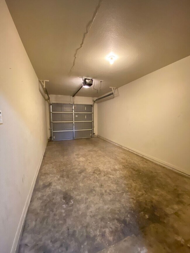 Building Photo - 3103 Yaupon Rd