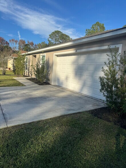 Building Photo - 176 Pine Grove Dr