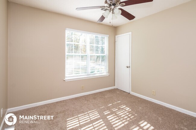 Building Photo - 211 Sterling Ridge Dr
