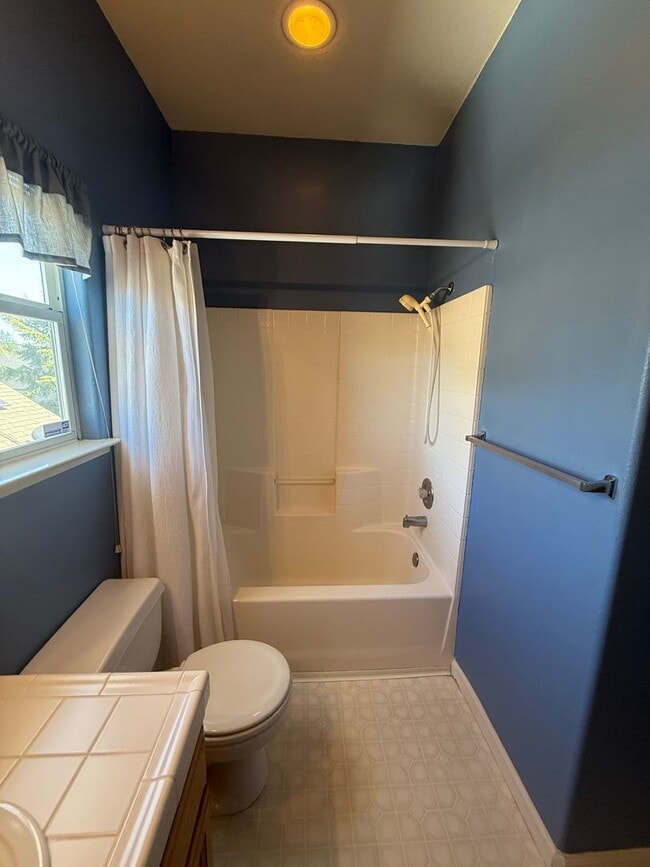 Building Photo - Beautiful 3-Bedroom, 2.5-Bath Home in Wind...
