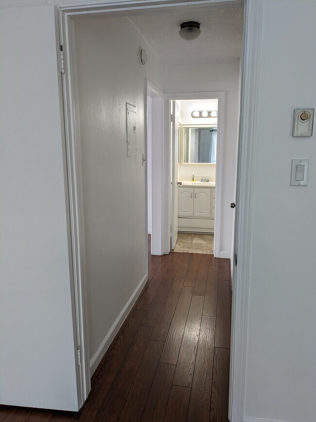 Building Photo - 3813 Huron Ave