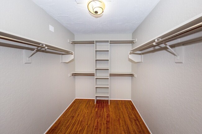 Building Photo - 39945 Santa Fe Way