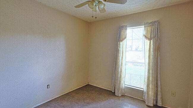 Building Photo - 6605 George Washington Dr